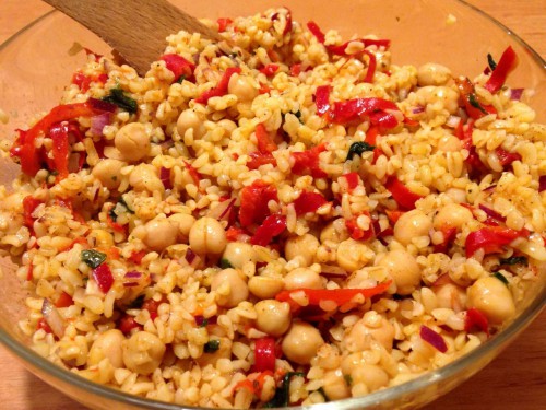 bulgurovy_salat_s_kapiemi.jpg